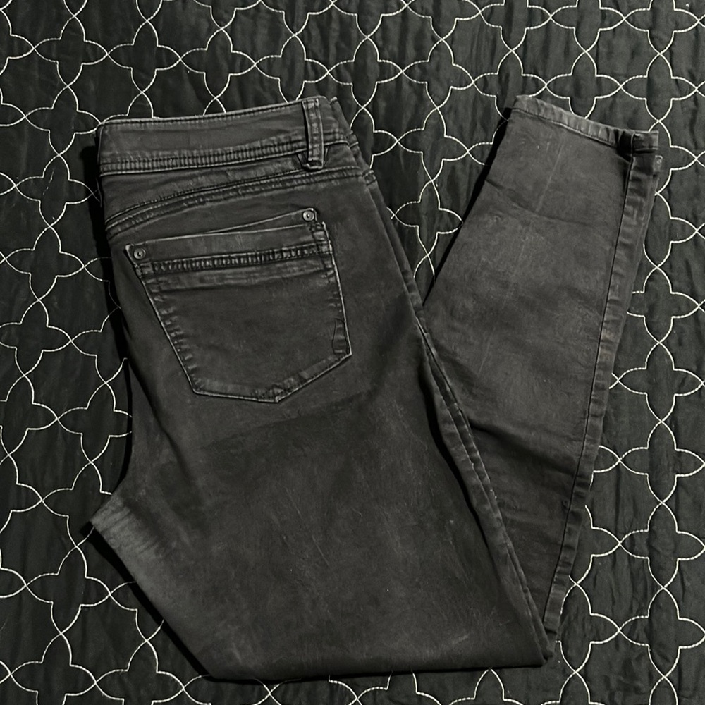 Democracy Jeans 🖤